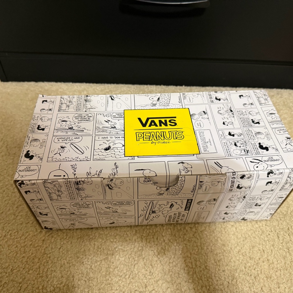 Vans Blue Snoopy Print Low Top Sneakers - Picture 2 of 13